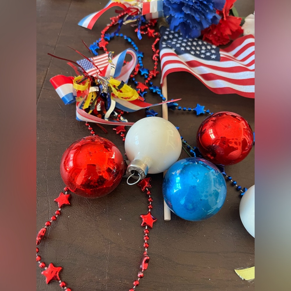 PATRIOTIC DECOR - Picture 2 of 8
